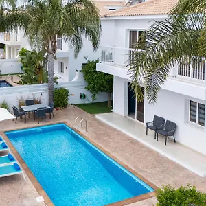  Willa Luxvillasrentals Cypr